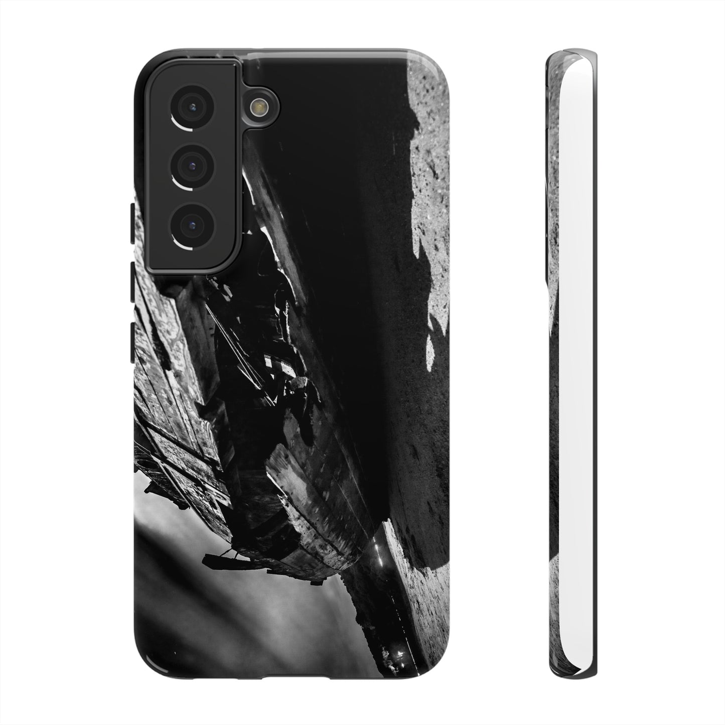 Shipwreck in Inverness (B&W) - Phone Case